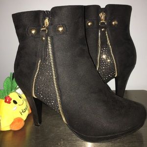 Black high heel booties size 8